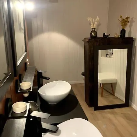 Апартаменты Au Calme En Gatine Deux-sevrienne Vouhe (Deux-Sevres)