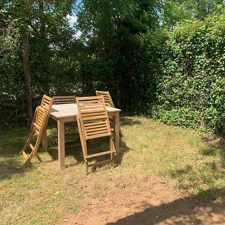 Апартаменты Au Calme En Gatine Deux-sevrienne Vouhe (Deux-Sevres)