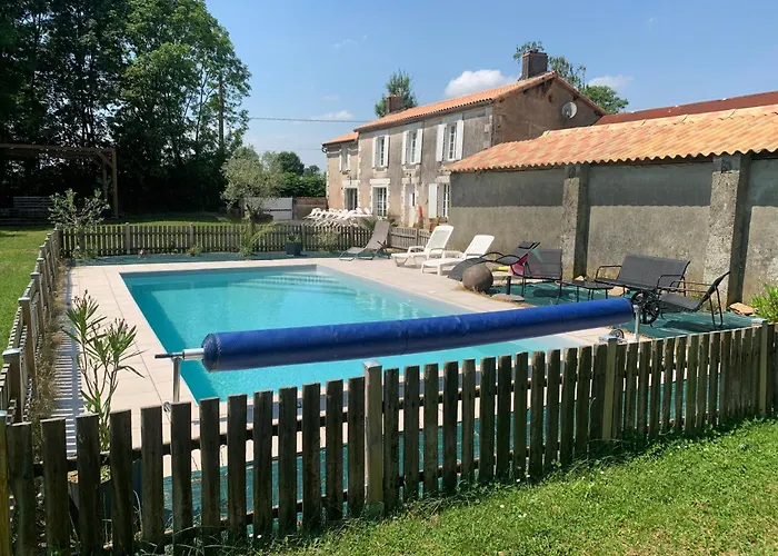 Au Calme En Gatine Deux-sevrienne Lägenhet